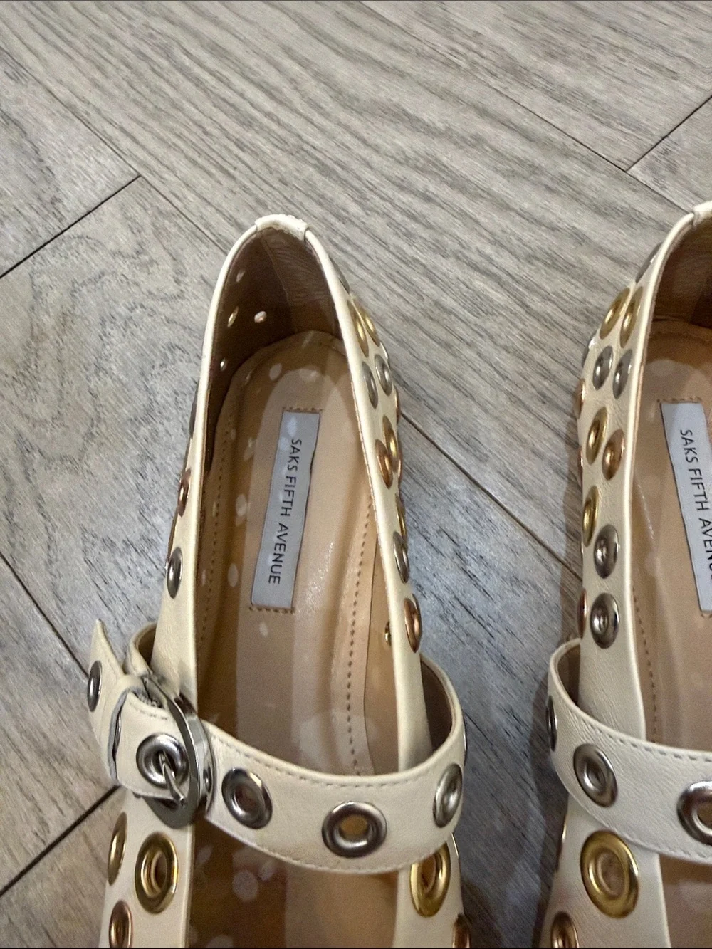 Saks Fifth Avenue Cream  Flats with Multitone Grommets